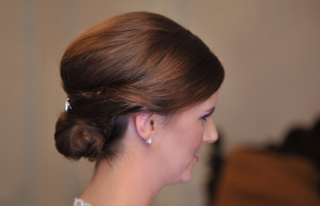 Illustration for article titled Top Hair Styling Tips For Weddings In Rome
